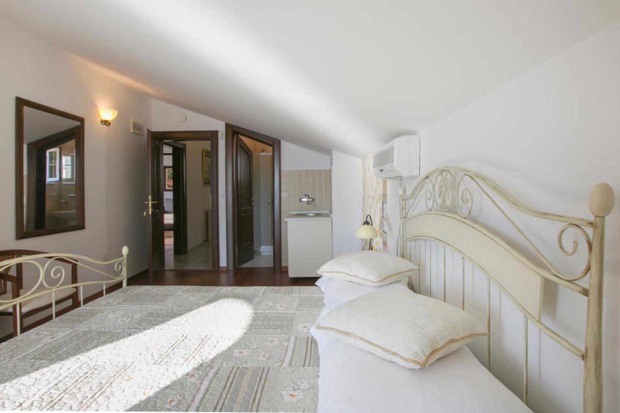 Royal Holiday Apartments สเวติ สเตฟาน ภายนอก รูปภาพ