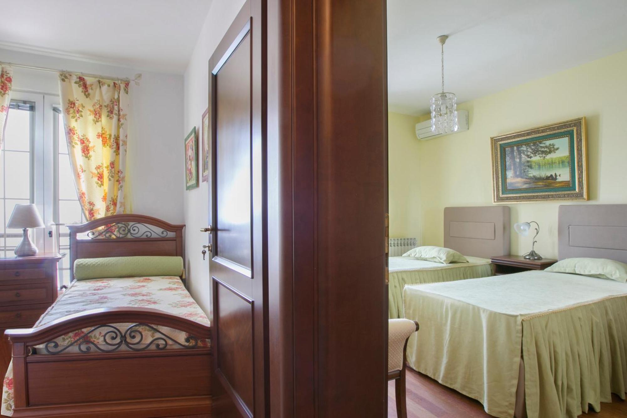 Royal Holiday Apartments สเวติ สเตฟาน ภายนอก รูปภาพ