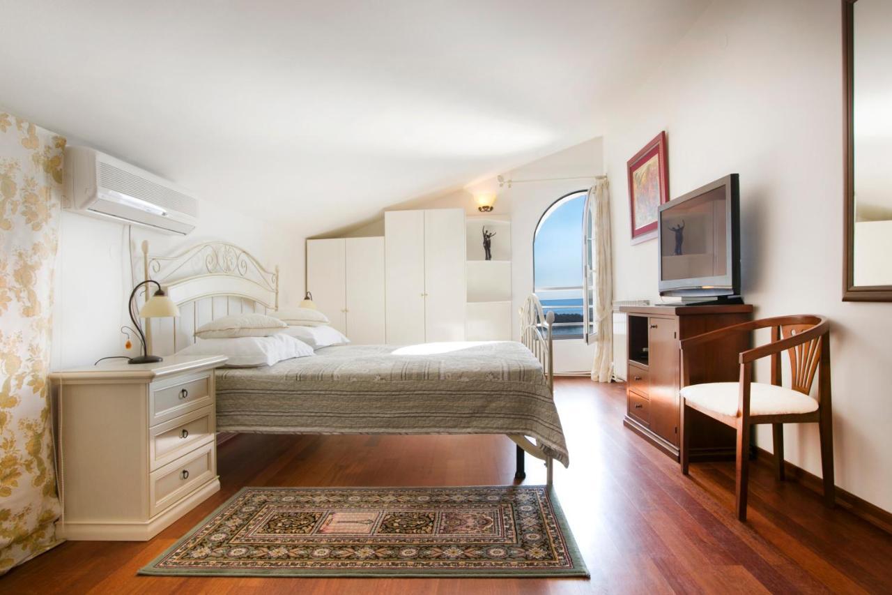 Royal Holiday Apartments สเวติ สเตฟาน ภายนอก รูปภาพ