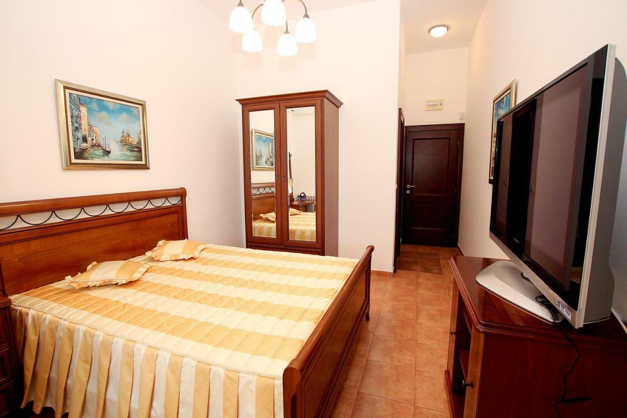Royal Holiday Apartments สเวติ สเตฟาน ภายนอก รูปภาพ